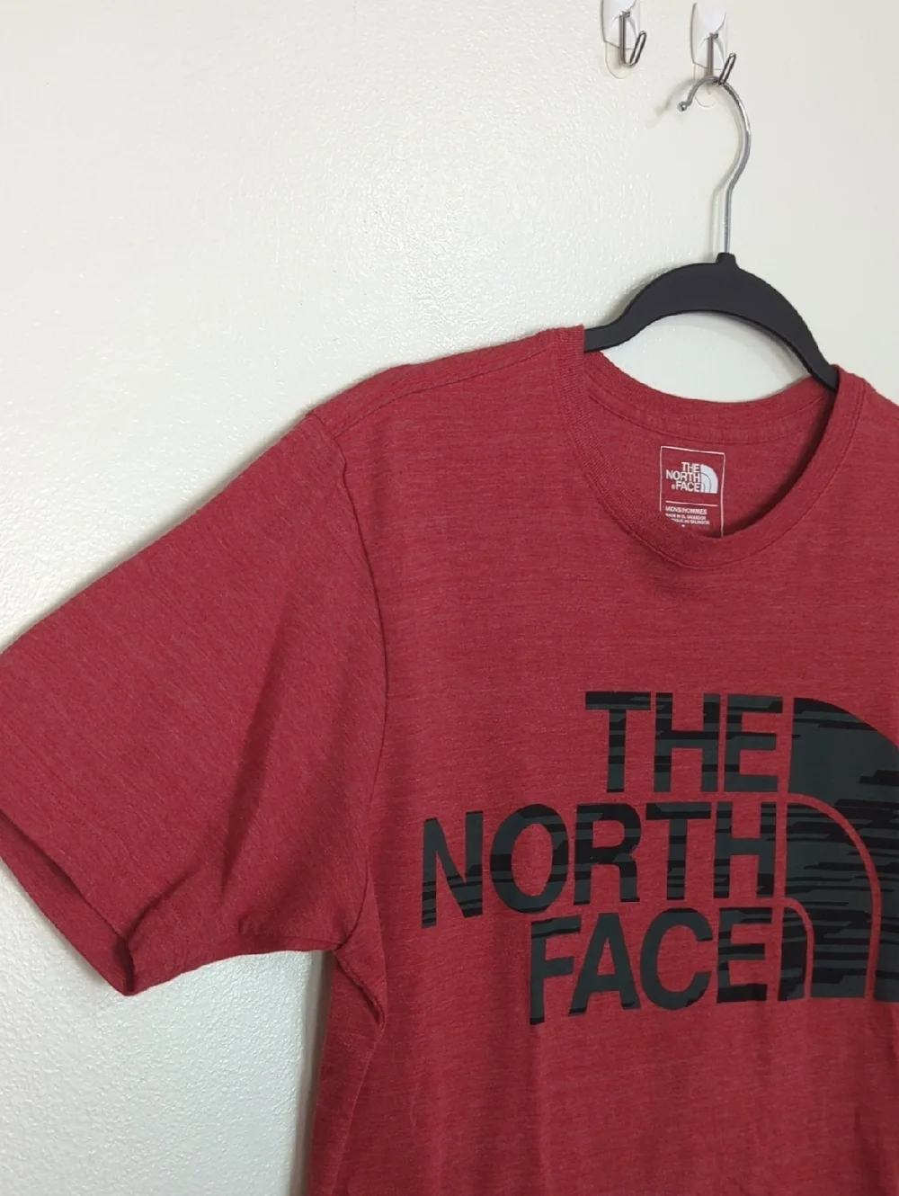 🌸The North Face Heathered Red Slim Fit Short Sleeve‎ T Shirt Size Medium